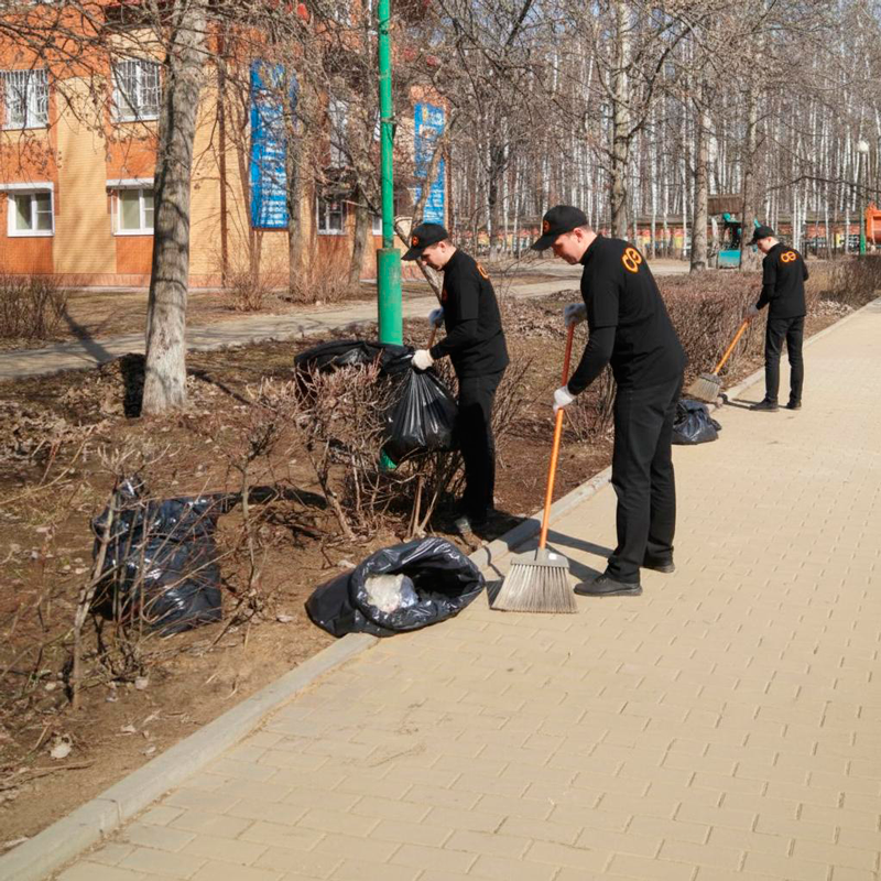 Уборка листьев в Тутаеве
